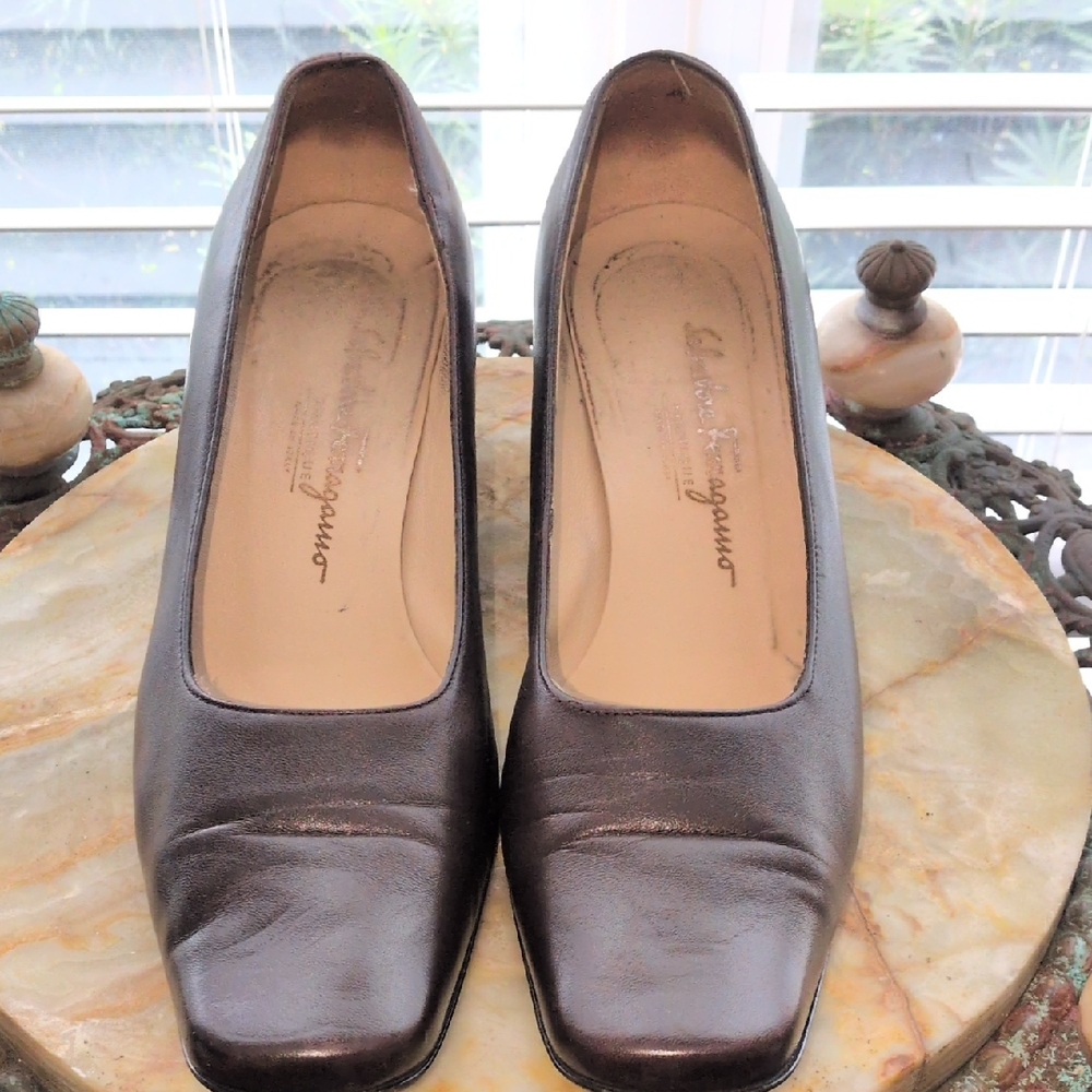 Vintage Salvatore Ferragamo Women's Dark Brown Leather Heels Size 11